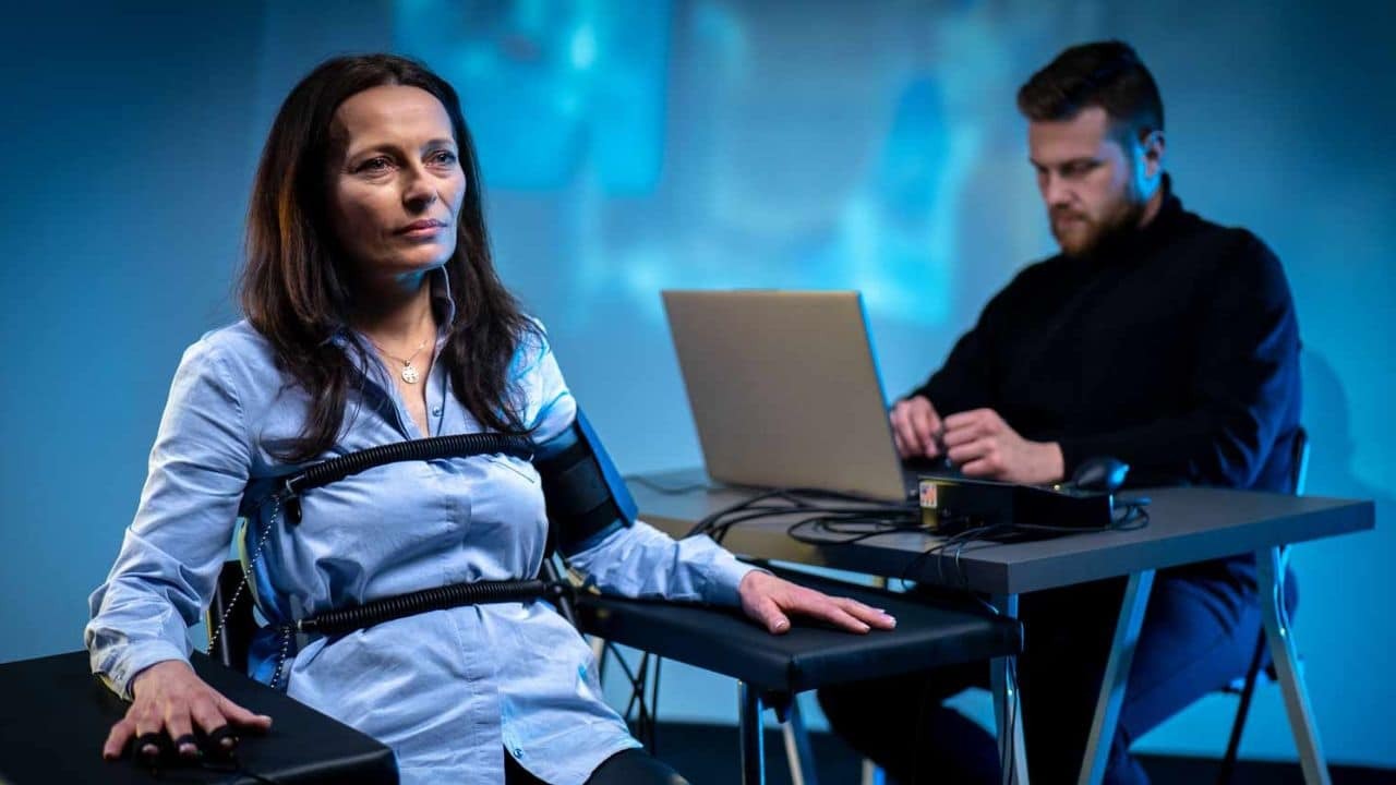Right Polygraph Examiner
