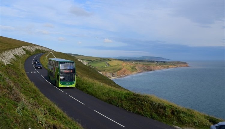 Easy Bus Travel from Boulevard Coast EC via Key Routes Nearby