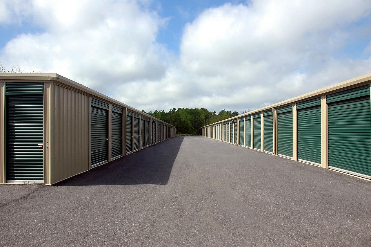 How to Write a Lease for Your Self-Storage Units