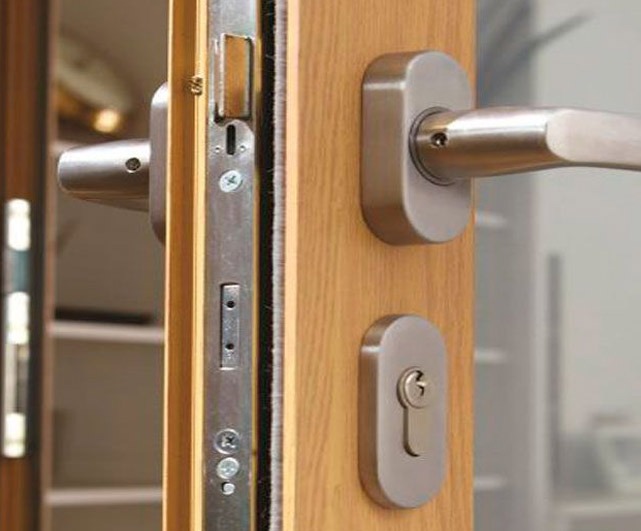 Lock Repair & Car Unlock – 24/7 Emergency Locksmith in Dubai